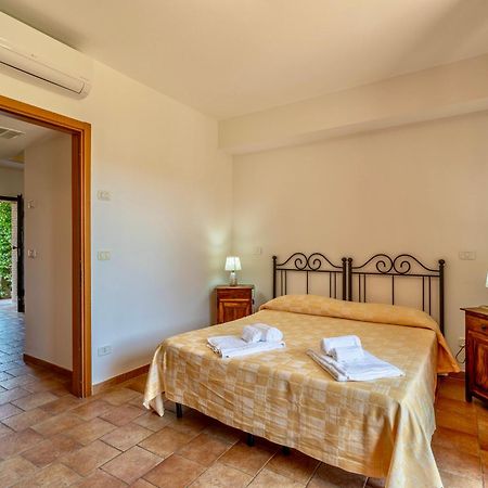 Isa - Residence With Swimming Pool In Sorano, Apartments With Air Conditioning And Private Outdoor Area Esterno foto