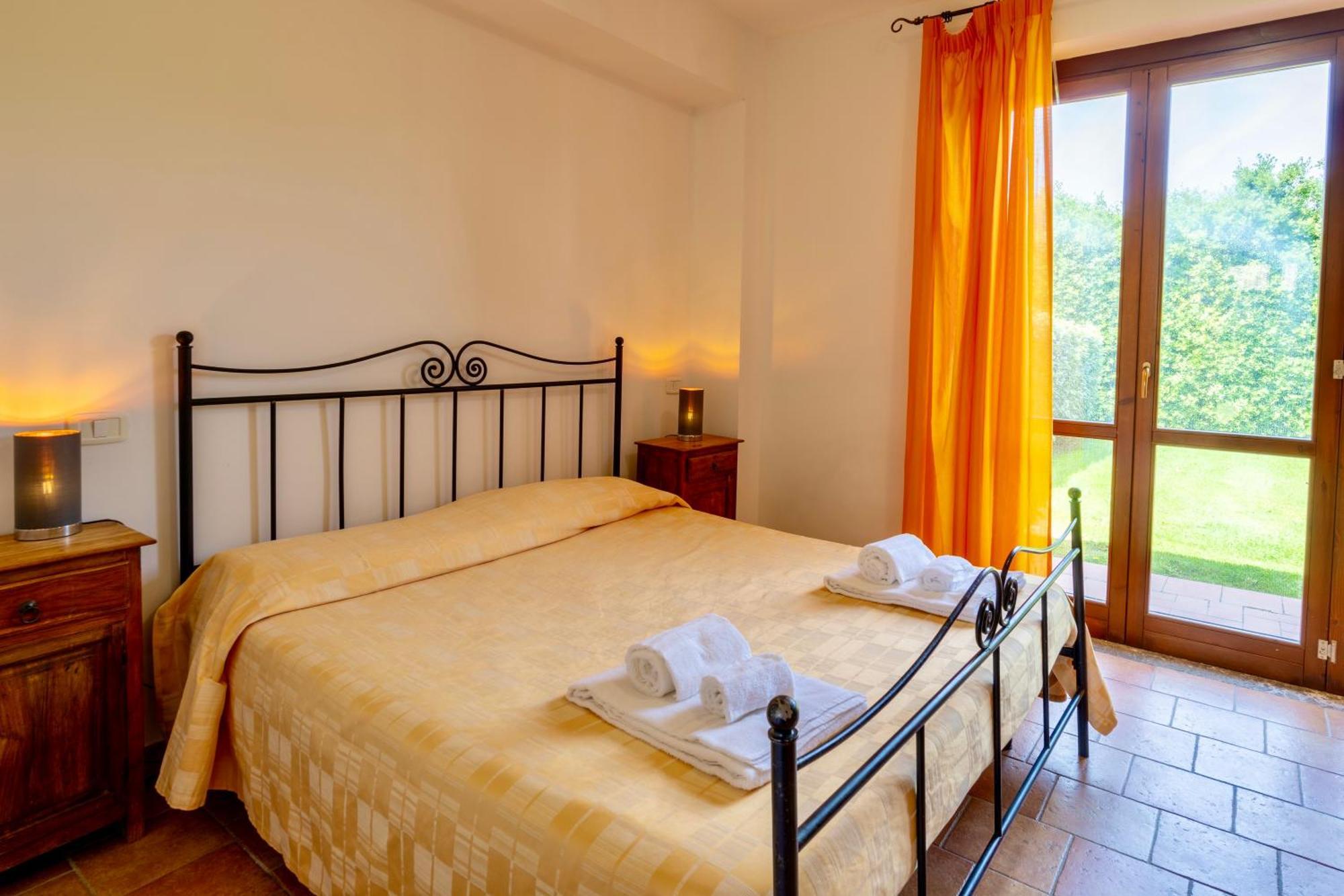 Isa - Residence With Swimming Pool In Sorano, Apartments With Air Conditioning And Private Outdoor Area Esterno foto